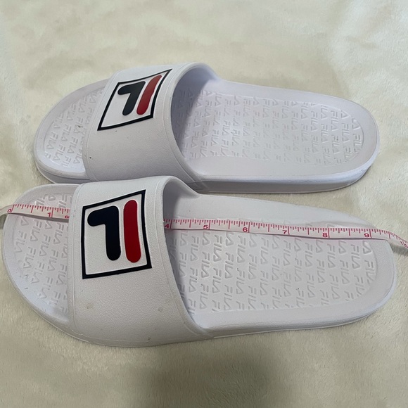 Fila slides - Picture 5 of 9